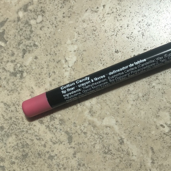 Cotton Candy color Lip liner - Picture 3 of 4